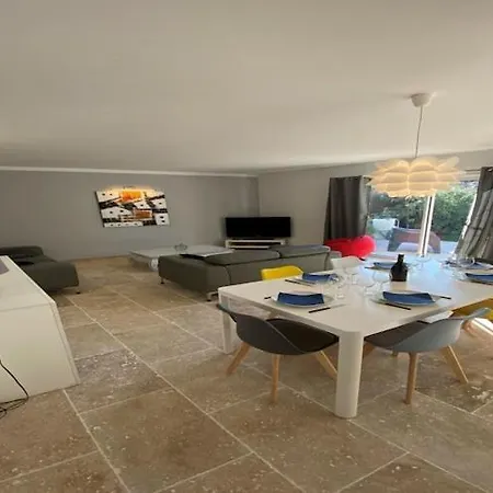 Villa Beautiful With Private Pool Tavel