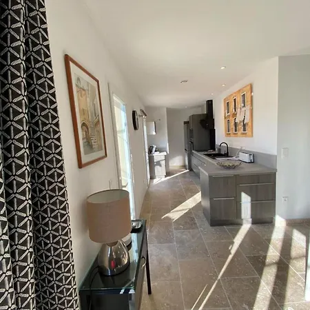 Beautiful With Private Pool * Tavel